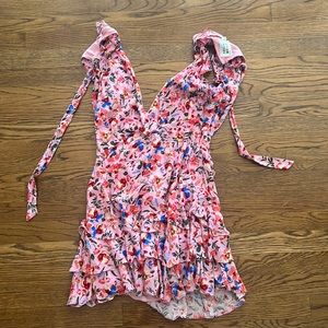 Hello molly floral dress! Size Medium and only worn a few times!